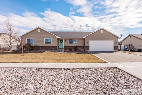 2920 Sunlight Dr, Idaho Falls, ID, 83401-4808 | Card Image