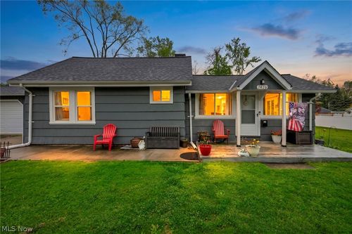 7476 Pinehurst Dr, Mentor-on-the-Lake, OH, 44060-3202 | Card Image