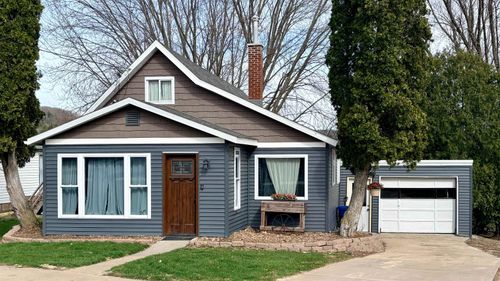 404 Division St, ONTARIO, WI, 54651-9009 | Card Image