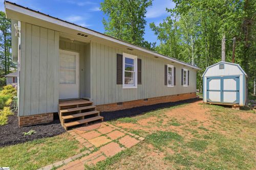 104 Old Well Pl, Boiling Springs, SC, 29316-9162 | Card Image