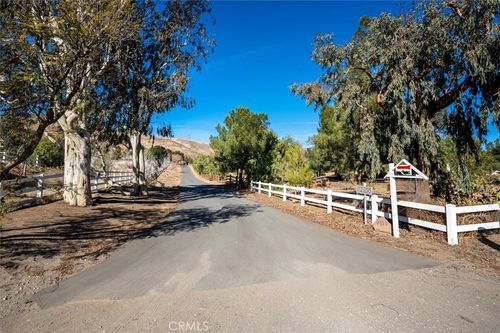 9455 Hierba Rd, Santa Clarita, CA, 91390 | Card Image