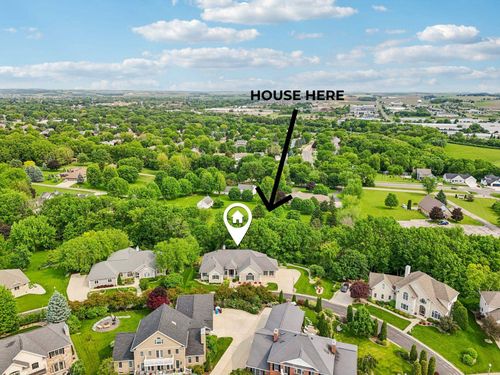1706 Ashlawn Ln, WAUNAKEE, WI, 53597-2333 | Card Image