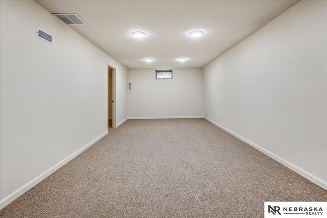 3102 Lynnwood Dr, House other with 4 bedrooms, 4 bathrooms and 2 parking in Bellevue NE | Image 31