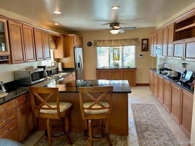 32241 N River Rd, House other with 3 bedrooms, 2 bathrooms and null parking in Harrison Twp MI | Image 15