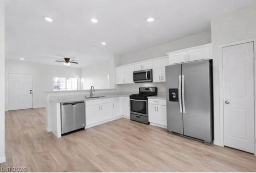 10605 Coal Canyon Ave, Las Vegas, NV, 89129-8695 | Card Image