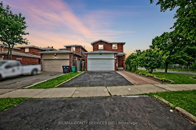 49 Ecclestone Dr, House other with 3 bedrooms, 4 bathrooms and 5 parking in Brampton ON | Image 3