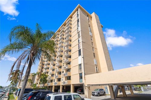 apt-904-2350 Ne 135th St, North Miami, FL, 33181-3550 | Card Image