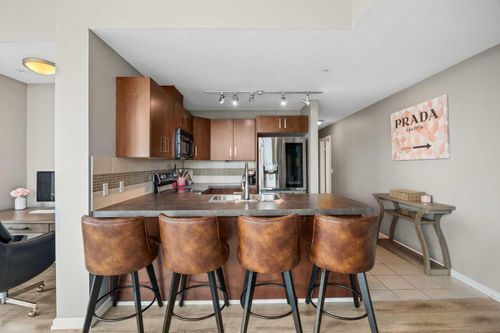206-210 15 Ave Se, Calgary, AB, T2G0B5 | Card Image