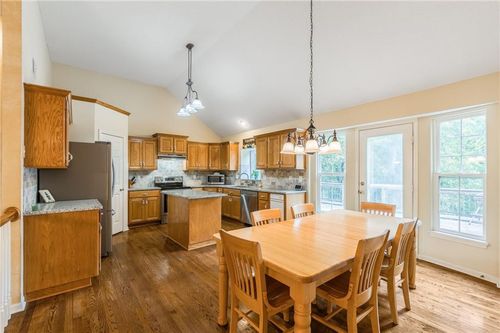 21222 W 48th St, Shawnee, KS, 66218-9461 | Card Image