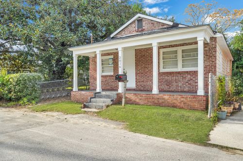 2016 Echo Ave, North Charleston, SC, 29405-8132 | Card Image