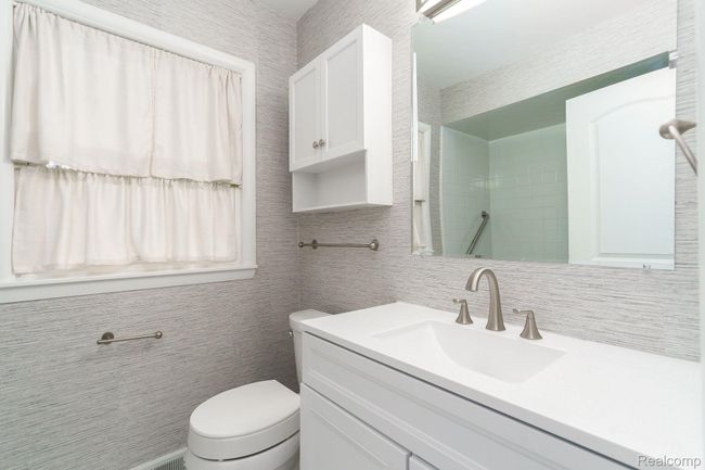 full bath | Image 26