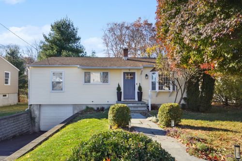 9 Norvel Road, Norwalk, CT, 06850 | Card Image