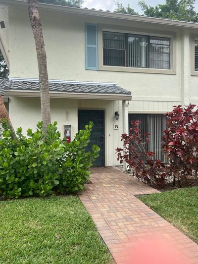 6B - 6 Westgate Lane, Townhouse with 2 bedrooms, 2 bathrooms and null parking in Boynton Beach FL | Image 1