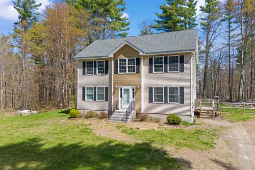 28 Dougherty Ln, New Boston, NH, 03070-4105 | Card Image