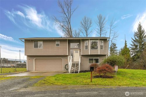 807 E Stanley Pl, Granite Falls, WA, 98252-8414 | Card Image