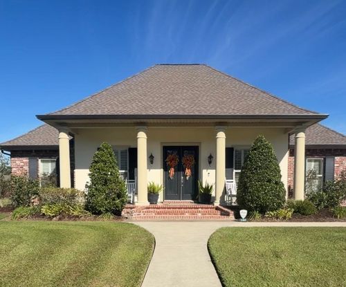 142 S Sugarfield Dr, Thibodaux, LA, 70301-9448 | Card Image