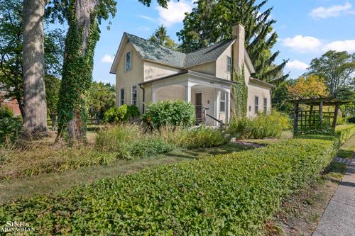 16935 Maumee Ave, Grosse Pointe, MI, 48230-1519 | Card Image