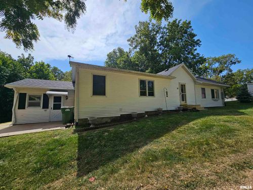106 34th Ave N, Clinton, IA, 52732-1410 | Card Image