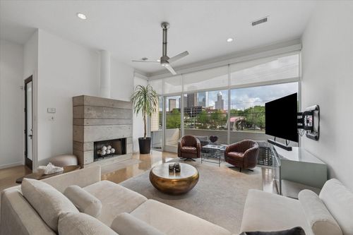 a-1804 N Memorial Way, Houston, TX, 77007-8420 | Card Image