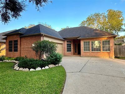 511 High Meadows Drive, House other with 3 bedrooms, 2 bathrooms and null parking in Sugar Land TX | Image 1