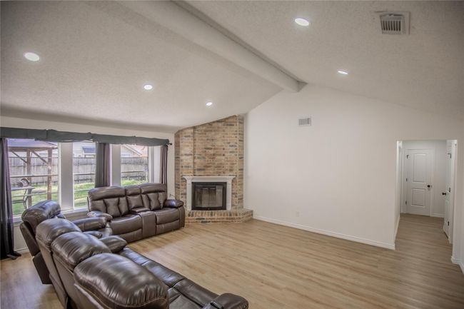 23310 Dew Wood Ln, House other with 3 bedrooms, 2 bathrooms and 2 parking in Spring TX | Image 7