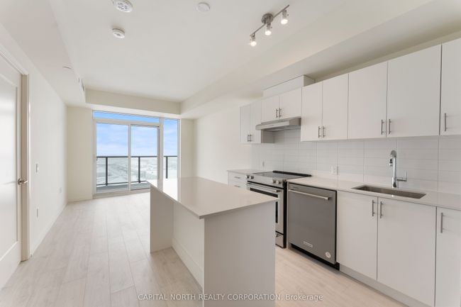 1206 - 8960 Jane St, Condo with 1 bedrooms, 2 bathrooms and 1 parking in Concord ON | Image 9
