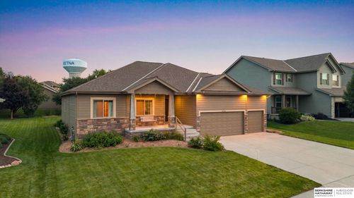 21315 Blackstone Cir, Gretna, NE, 68028-3530 | Card Image