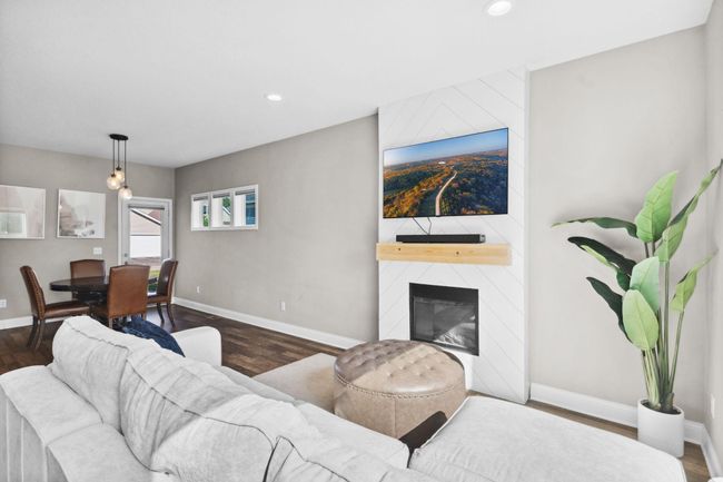 2908 Mark Twain Dr, House other with 3 bedrooms, 3 bathrooms and null parking in Chaska MN | Image 8