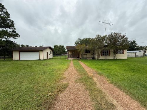 521 Deer Loop, La Grange, TX, 78945-5336 | Card Image