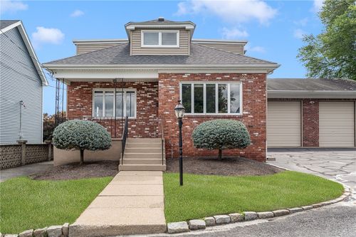24 Tacoma St, Cranston, RI, 02920-2321 | Card Image