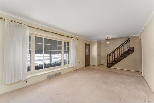 30190 Northgate Dr, Southfield, MI, 48076-1083 | Card Image