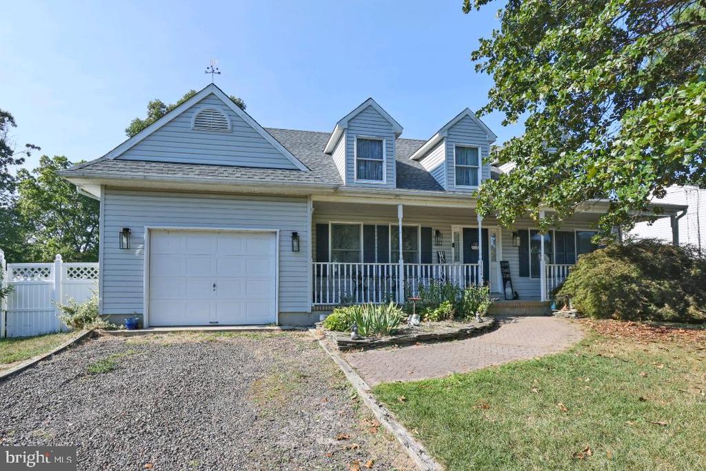 Mooring Rd, Manahawkin, NJ 08050