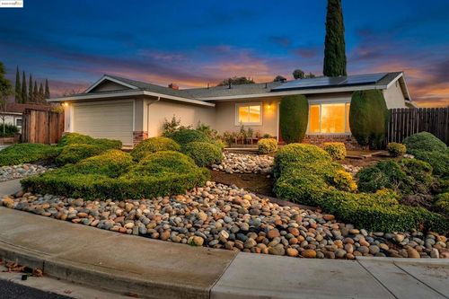 1909 Oakridge Ln, Pittsburg, CA, 94565-5618 | Card Image