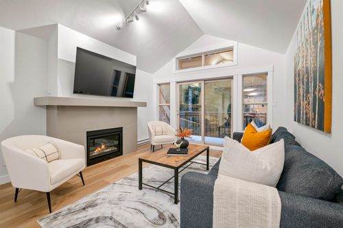 21-4890 Painted Cliff Rd, Whistler, BC, V8E1C9 | Card Image