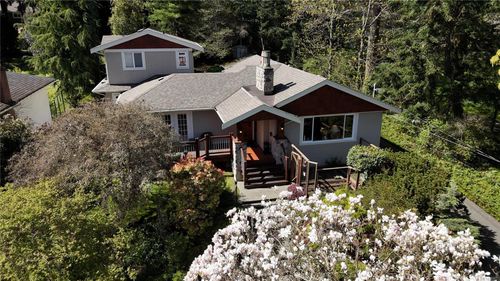 2229 Arbutus Rd, Victoria, BC, V8N1V2 | Card Image