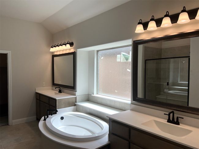 713 Seahawk St, House other with 4 bedrooms, 3 bathrooms and null parking in Joshua TX | Image 10