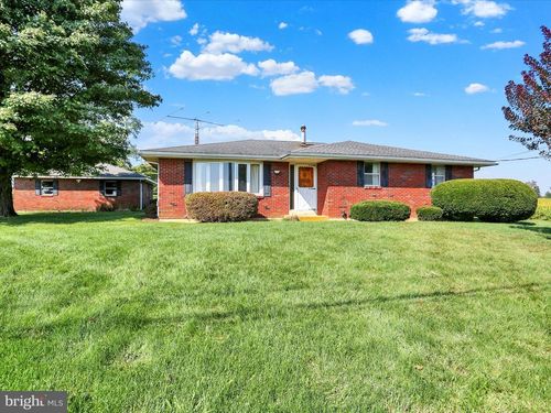 892 Valley Rd, MERTZTOWN, PA, 19539-8833 | Card Image