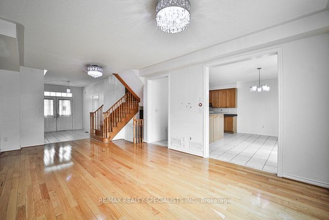 17 Pathmaster Rd, House other with 6 bedrooms, 4 bathrooms and 2 parking in Brampton ON | Image 4