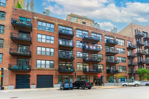 206-375 W Erie St, Chicago, IL, 60654-5710 | Card Image