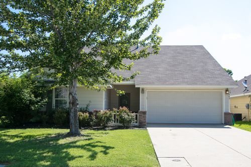 809 Robbin Cir, Mckinney, TX, 75072-2843 | Card Image