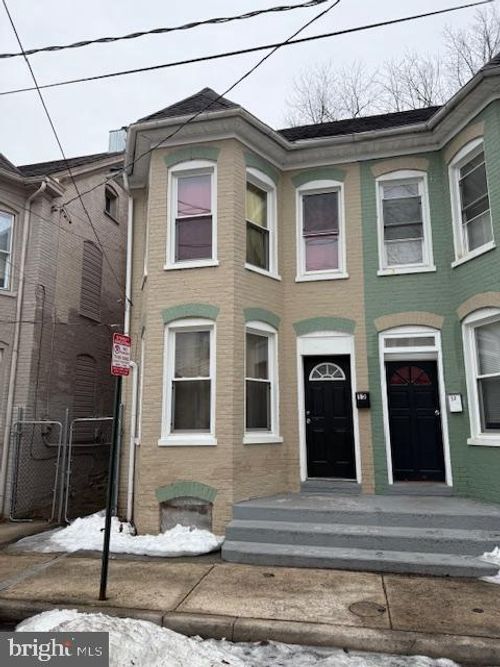 15 E Lee St, HAGERSTOWN, MD, 21740-6122 | Card Image