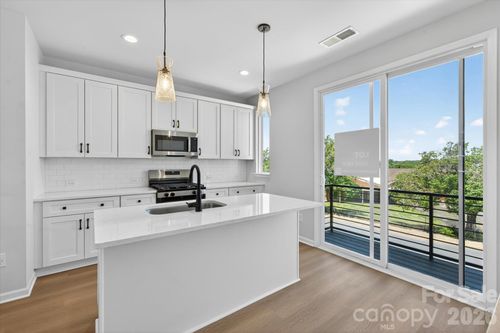 eqx1875-1618 Spring St, Charlotte, NC, 28206-4283 | Card Image