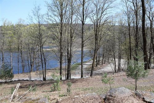 2489 River Rd, Damascus, PA, 18415-3502 | Card Image