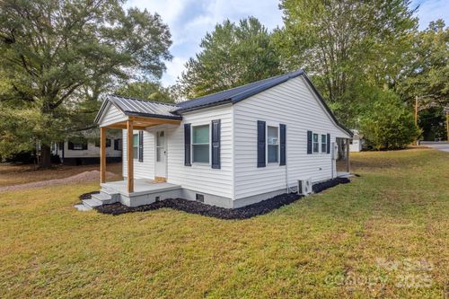 502 Hickory Ave, Statesville, NC, 28677-7156 | Card Image