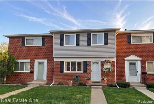 2607 Patrick Henry St, Auburn Hills, MI, 48326-2330 | Card Image