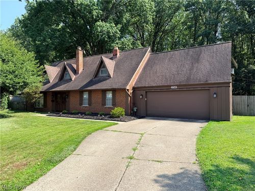 27343 Clinton Dr, North Olmsted, OH, 44070-4429 | Card Image