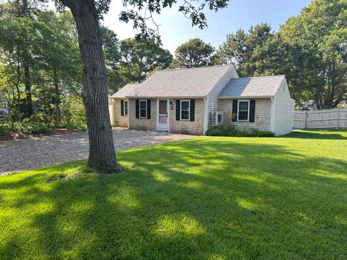 31 Gardiner Ln, South Yarmouth, MA, 02664-5812 | Card Image