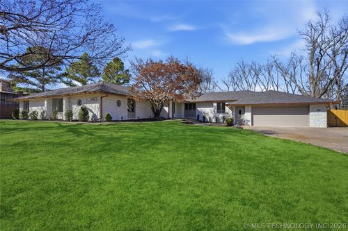 2425 E 53rd St, Tulsa, OK, 74105-6601 | Card Image