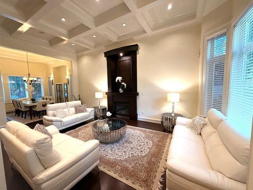 1017 Canyon Blvd, North Vancouver, BC, V7R2K3 | Card Image