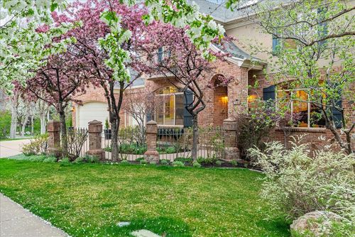 1095 Mariwood Cir, North Salt Lake, UT, 84054-3348 | Card Image